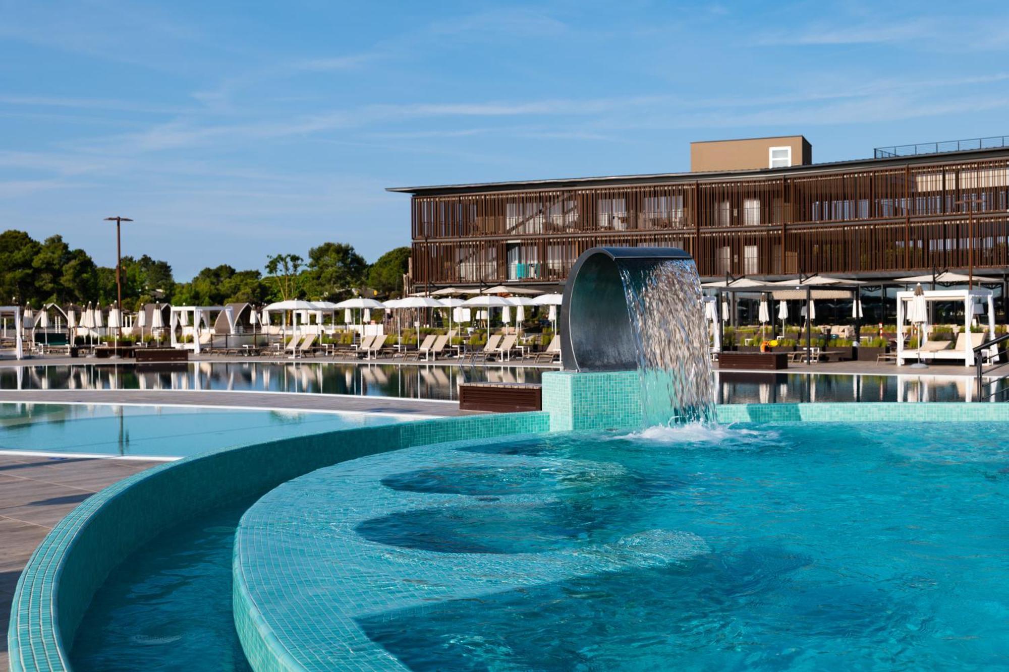Hotel Lino Delle Fate Eco 4*